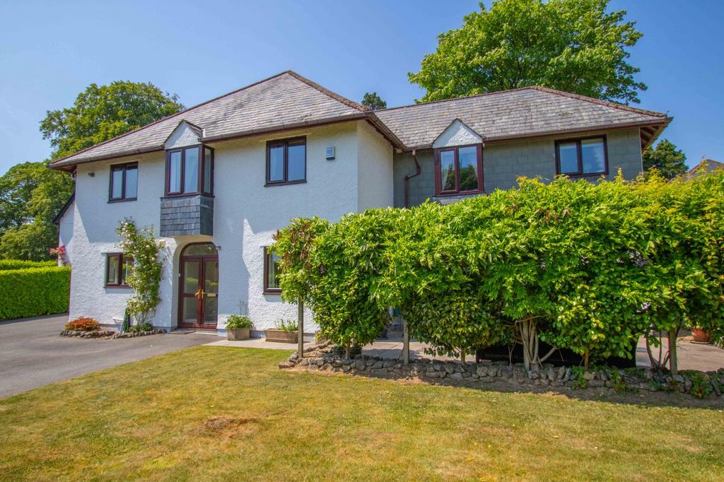 Yelverton, Devon 5 bed detached house for sale £700,000