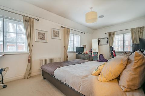 2 bedroom detached house for sale, South Gatehouse, Roehampton SW15