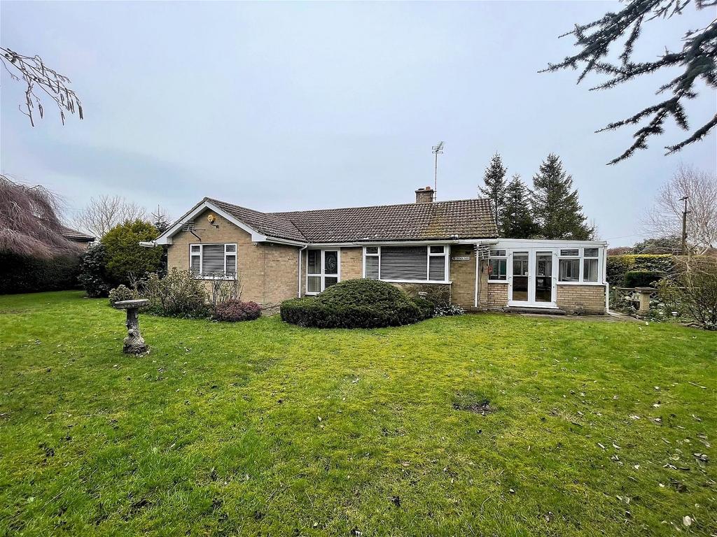 Upwell Road, Christchurch 3 bed detached bungalow for sale £375,000