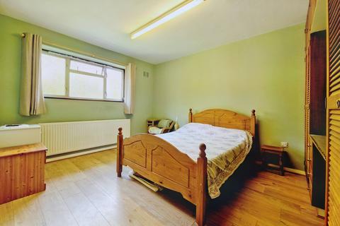 48 Sedgefield Crescent, Romford, RM3 9RS