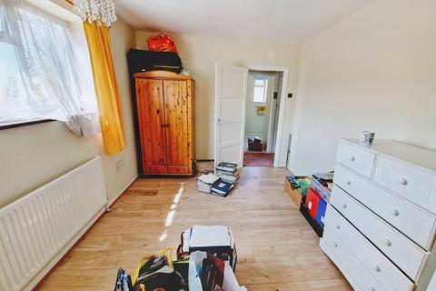 48 Sedgefield Crescent, Romford, RM3 9RS