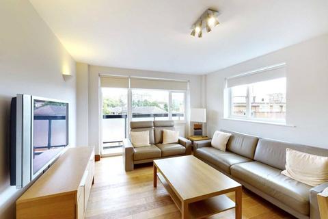 3 bedroom flat to rent, Byron Court, Fairfax Road, London