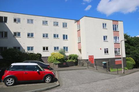 3 bedroom flat to rent, Balcarres Court, Edinburgh, EH10