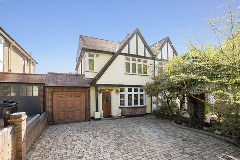 30 Forest Edge, Buckhurst Hill, IG9 5AA