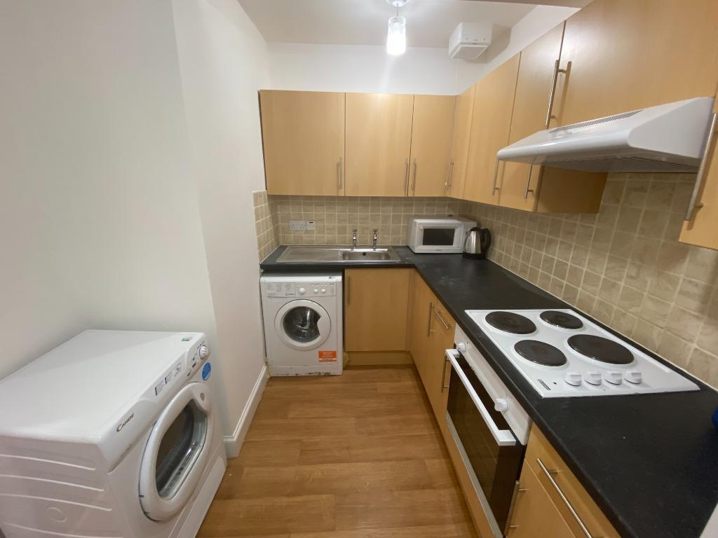 Montague Street, South Side, Edinburgh, EH8 3 bed flat £2,340 pcm (£540 pw)