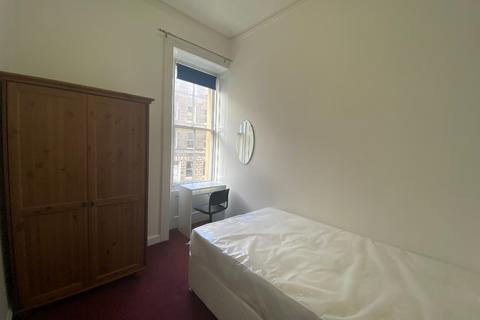 3 bedroom flat to rent, Montague Street, South Side, Edinburgh, EH8