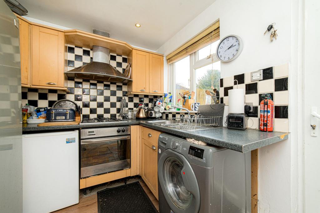 Broad Oak Road, Canterbury, CT2 3 bed semidetached house for sale £