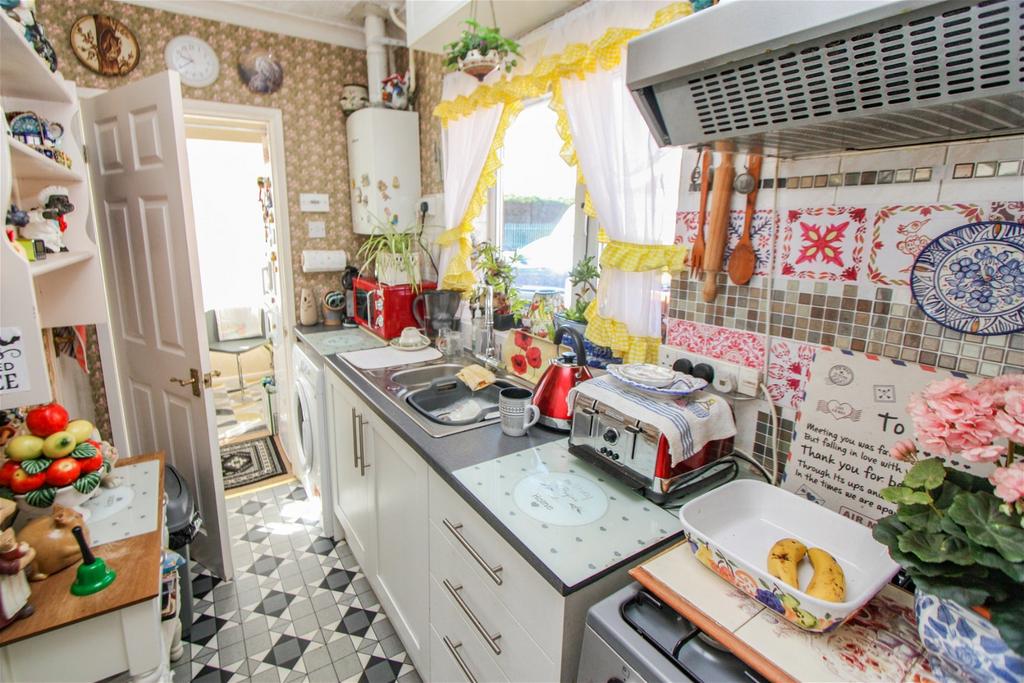 Lon Y Cyll, Pensarn, Abergele, LL22 7RP 1 bed detached bungalow for