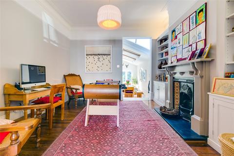 30 Childebert Road, London, SW17 8EX