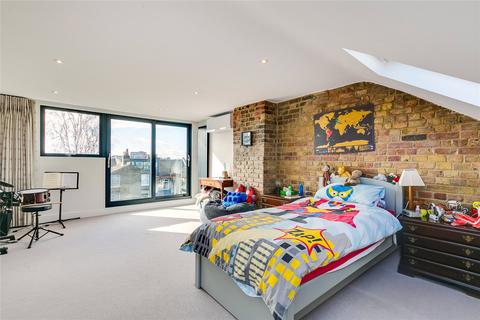 30 Childebert Road, London, SW17 8EX