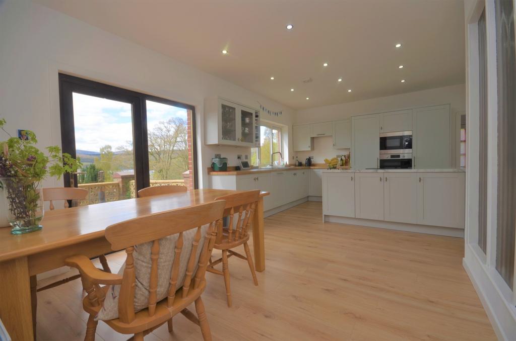 Laighfield, Shandon, Argyll and Bute, G84 8NU 4 bed detached house for