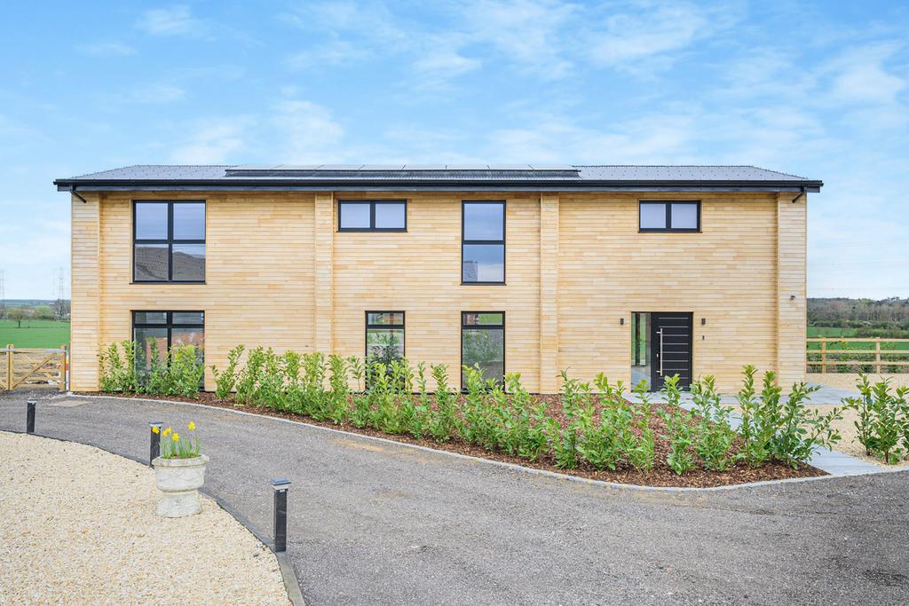 Farm, East Claydon, Buckinghamshire MK18 2LF 5 bed detached