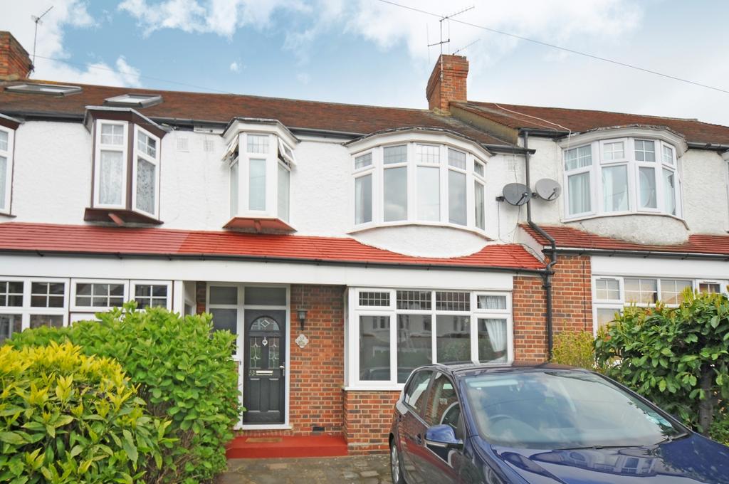 Meadow Close Raynes Park SW20 3 bed house £2,500 pcm (£577 pw)