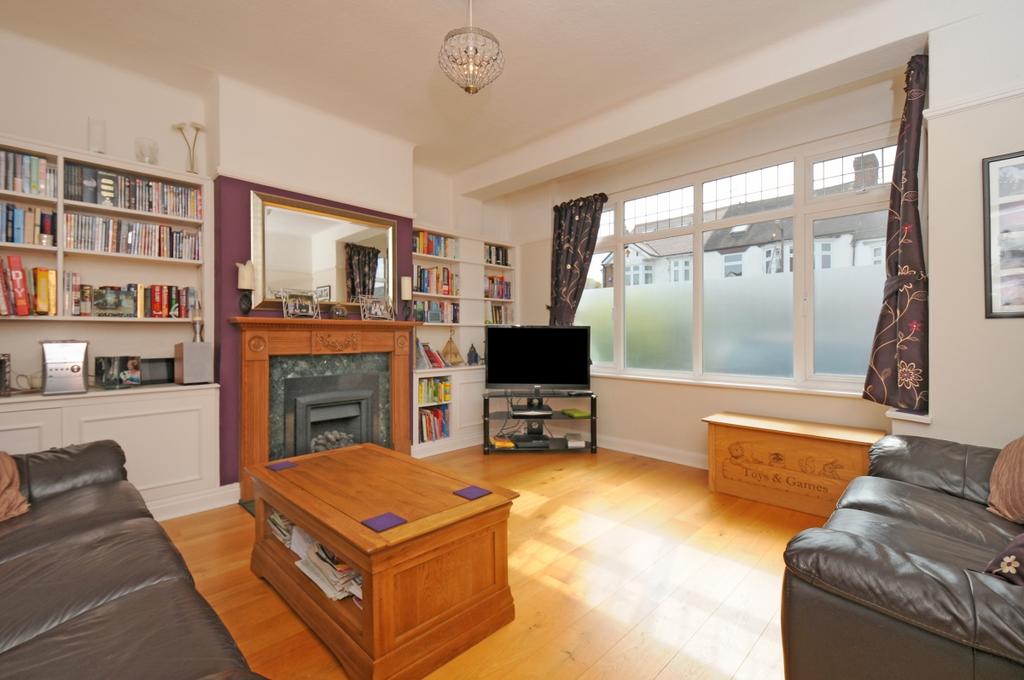 Meadow Close Raynes Park SW20 3 bed house £2,500 pcm (£577 pw)