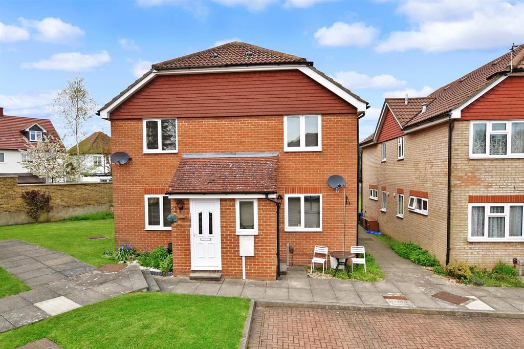 Wilson Avenue, Rochester, Kent 1 bed semidetached house for sale £