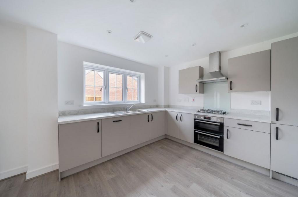 St Marys, Biddenham, Bedford 5 bed detached house £650,000
