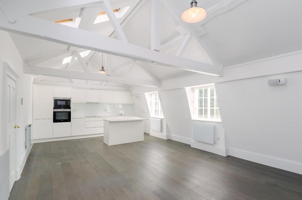 St. Leonards Place, York, YO1 2 bed apartment £1,650 pcm (£381 pw)