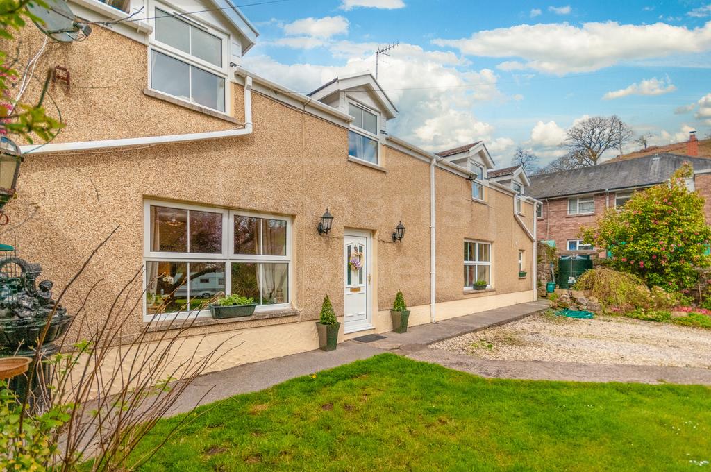 Heol Giedd, Cwmgiedd, Ystradgynlais, Swansea, West 4 bed