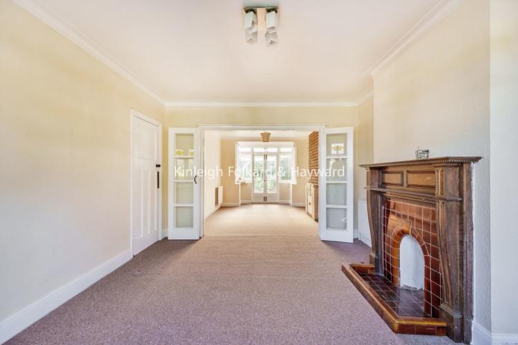 Murray Avenue Bromley BR1 4 bed house £2,350 pcm (£542 pw)