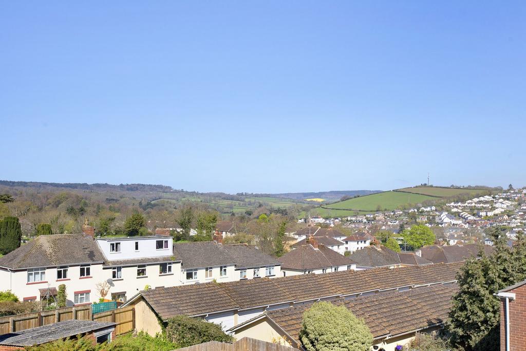 Coronation Avenue, Dawlish, EX7 2 bed flat for sale £140,000