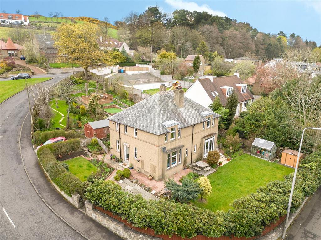 Abercorn, 58 Edinburgh Road, Bathgate 4 bed detached house £425,000