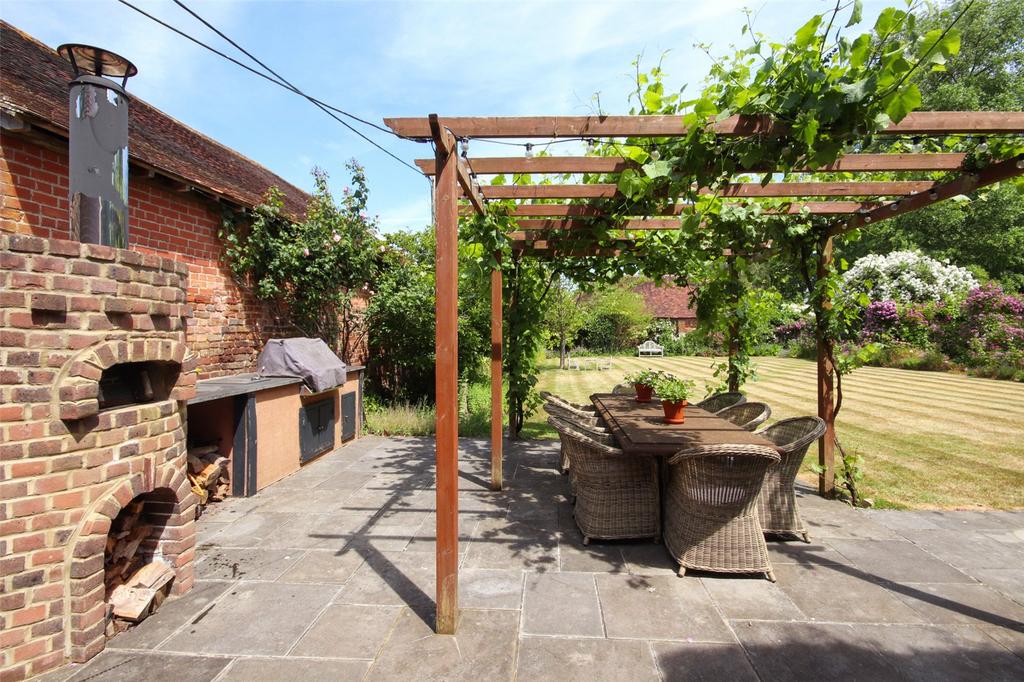 Pergola & Pizza Oven
