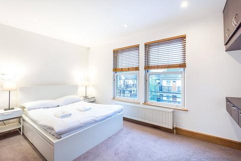 2 bedroom flat for sale - Greyhound Road, London