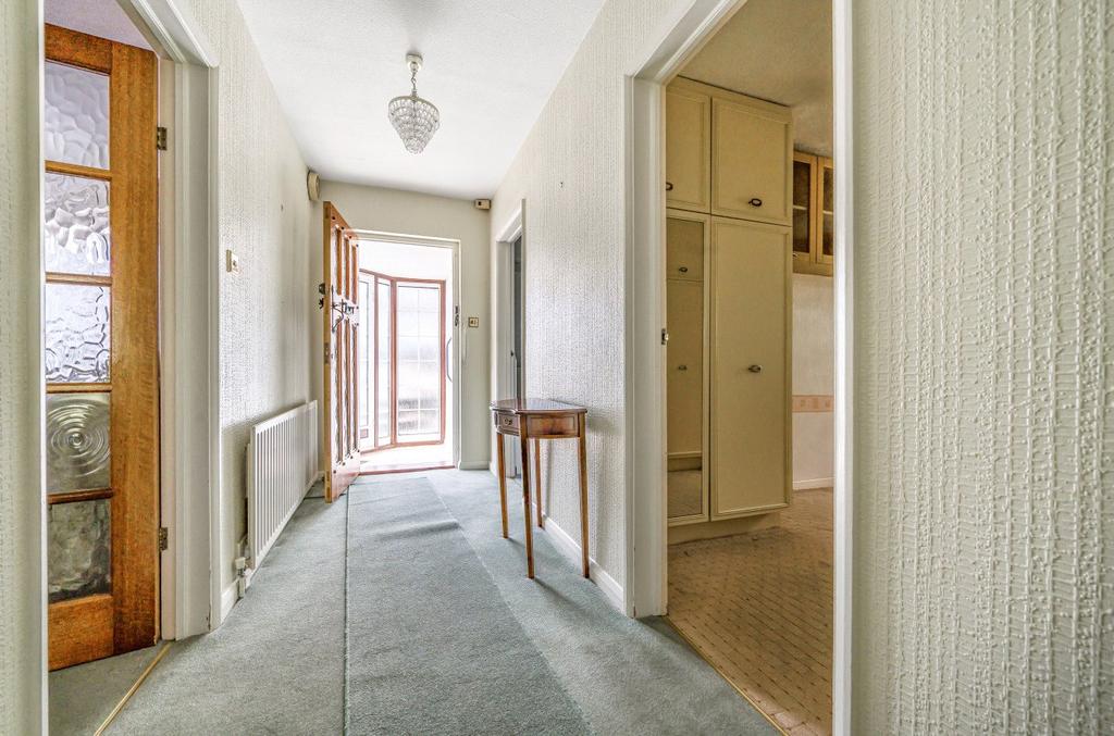 Links Drive, Radlett, Hertfordshire, WD7 2 bed bungalow for sale £895,000