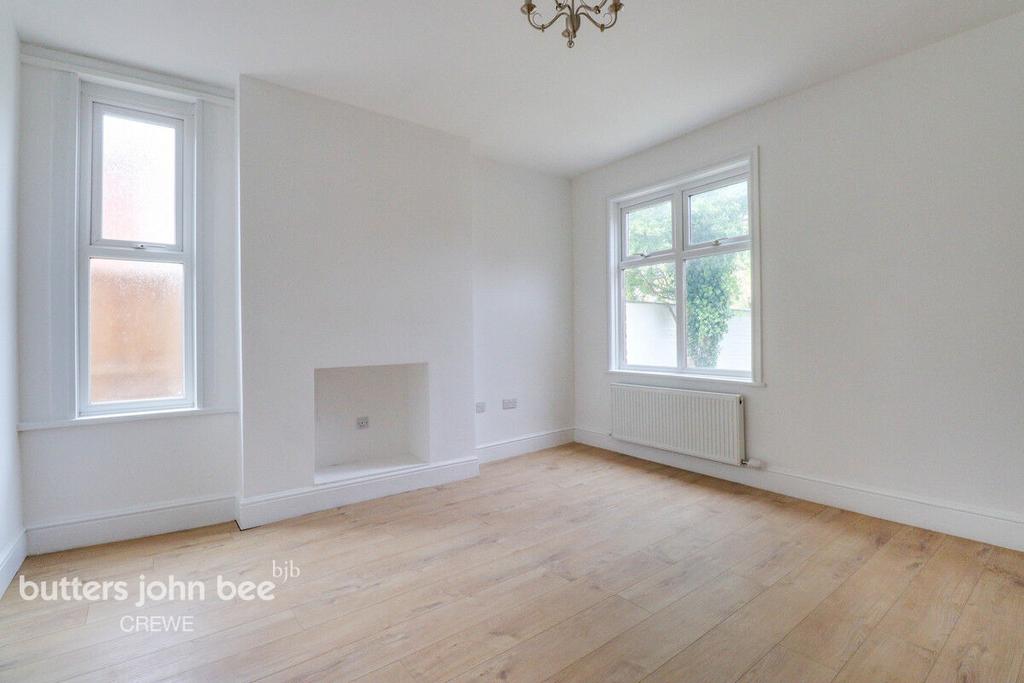Hungerford Road, Crewe 3 bed end of terrace house £180,000
