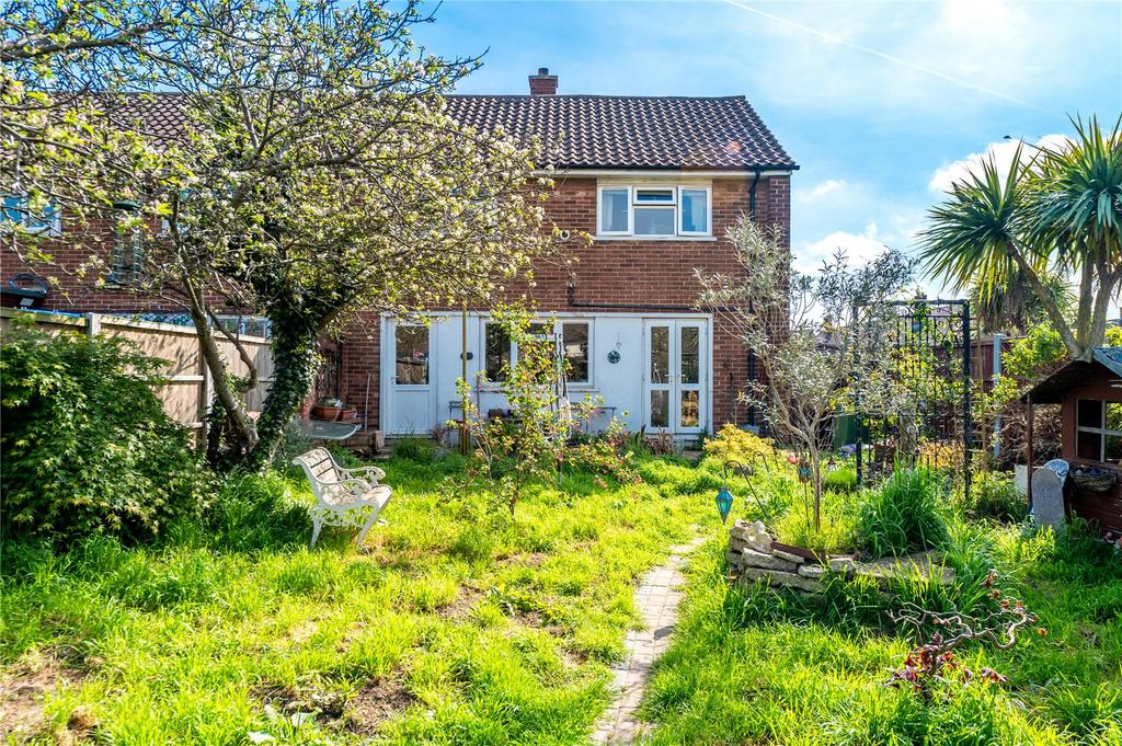 thorley-road-stifford-clays-grays-3-bed-end-of-terrace-house