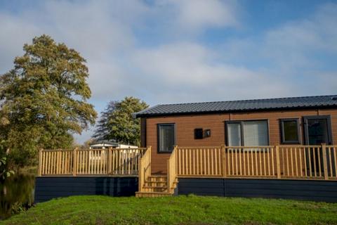 2 bedroom lodge for sale, 8 Yew Tree, Wortwell IP20