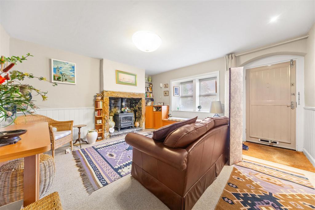 Canada Road, Leeds LS19 2 bed terraced house for sale £200,000