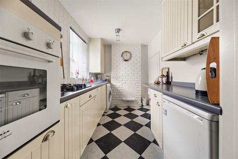 31 Canada Road, Rawdon, Leeds, LS19 6LR