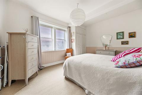 31 Canada Road, Rawdon, Leeds, LS19 6LR