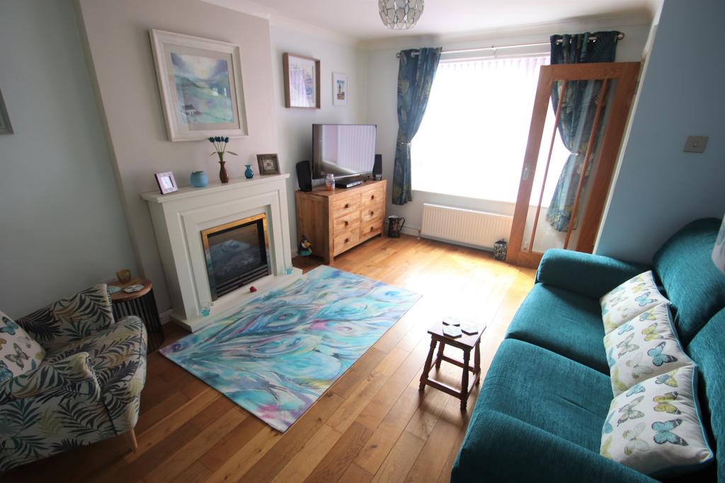 Canterbury Close, N Worle, BS22 3 bed terraced house for sale £270,000