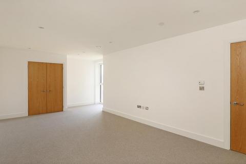 3 bedroom flat to rent, Hoopers Mews, Acton, W3