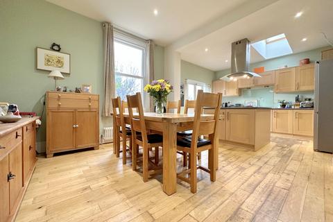 4 bedroom semi-detached house for sale - Lower Oldfield Park, Bath