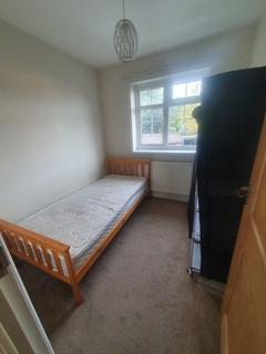 3 bedroom semi-detached house to rent, Newlyn Close, Uxbridge, Greater London, UB8