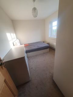 3 bedroom semi-detached house to rent, Newlyn Close, Uxbridge, Greater London, UB8