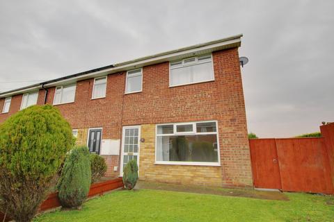 3 bedroom terraced house to rent, Grove Park, Beverley, East Riding of Yorkshire, UK, HU17