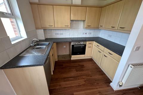 2 bedroom flat to rent, Lynmouth House, Hilton, DE65