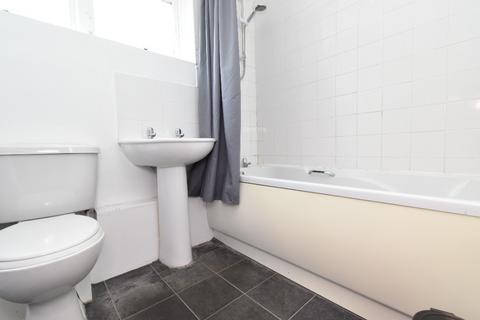 3 bedroom flat to rent, Russet Grove, Eaton, NR4