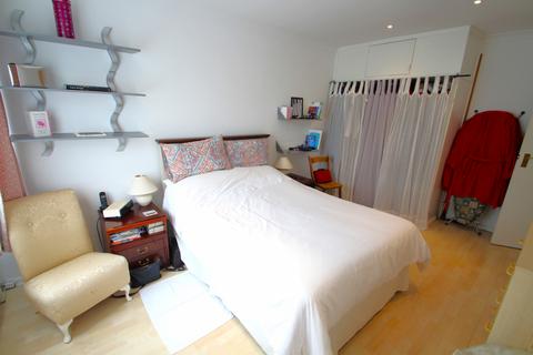 2 bedroom maisonette for sale - Algers Close, Loughton