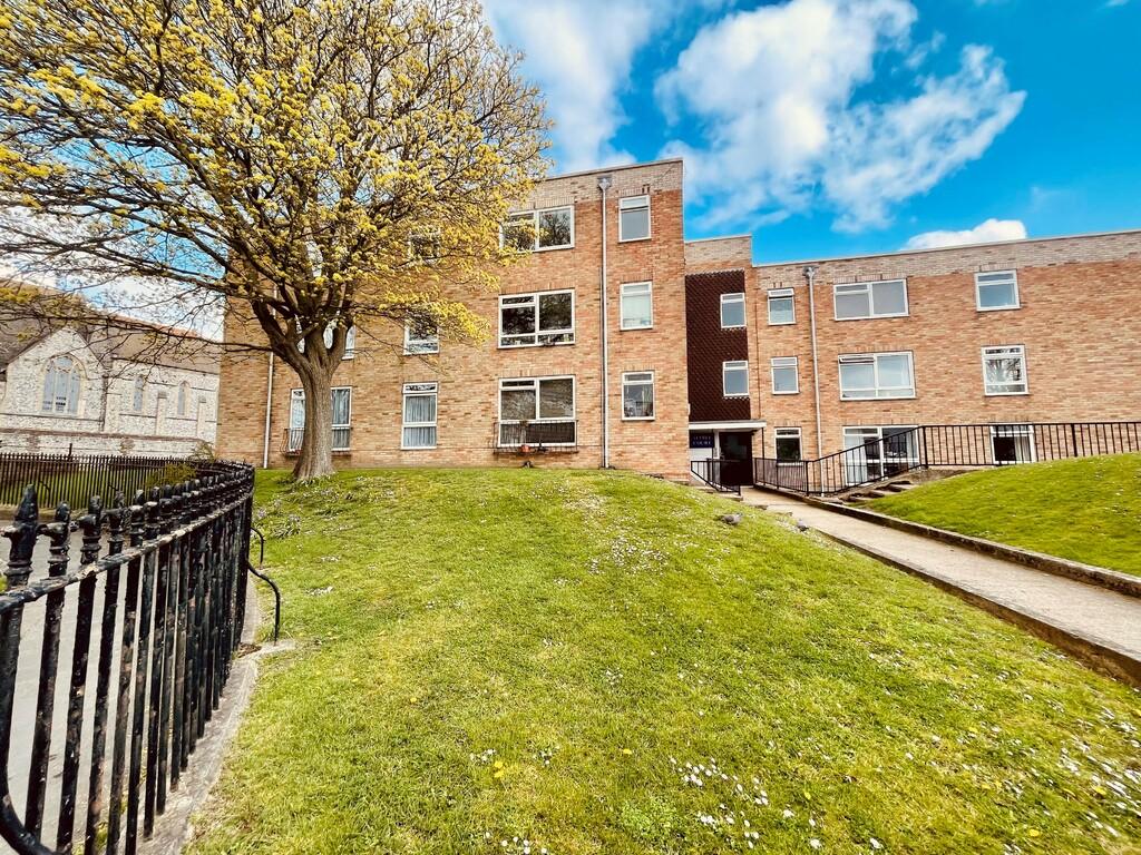 Attree Court, Brighton 1 bed flat £975 pcm (£225 pw)