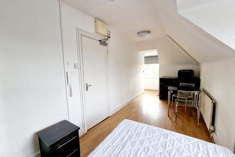 undefined, Burnside Road Room 6 Dagenham RM8 1XD