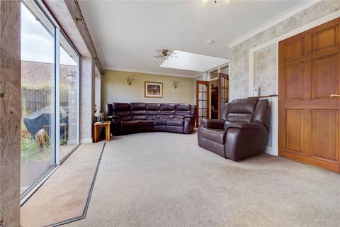3 bedroom semi-detached house for sale - Wendover Way, Tilehurst, Reading, Berkshire, RG30