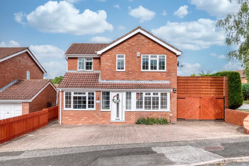 Lineholt Close, Oakenshaw South, Redditch B98 7YT 4 bed detached house