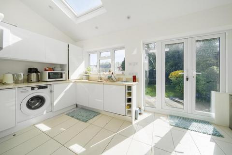 26 Derrick Road, Beckenham, BR3 3QQ