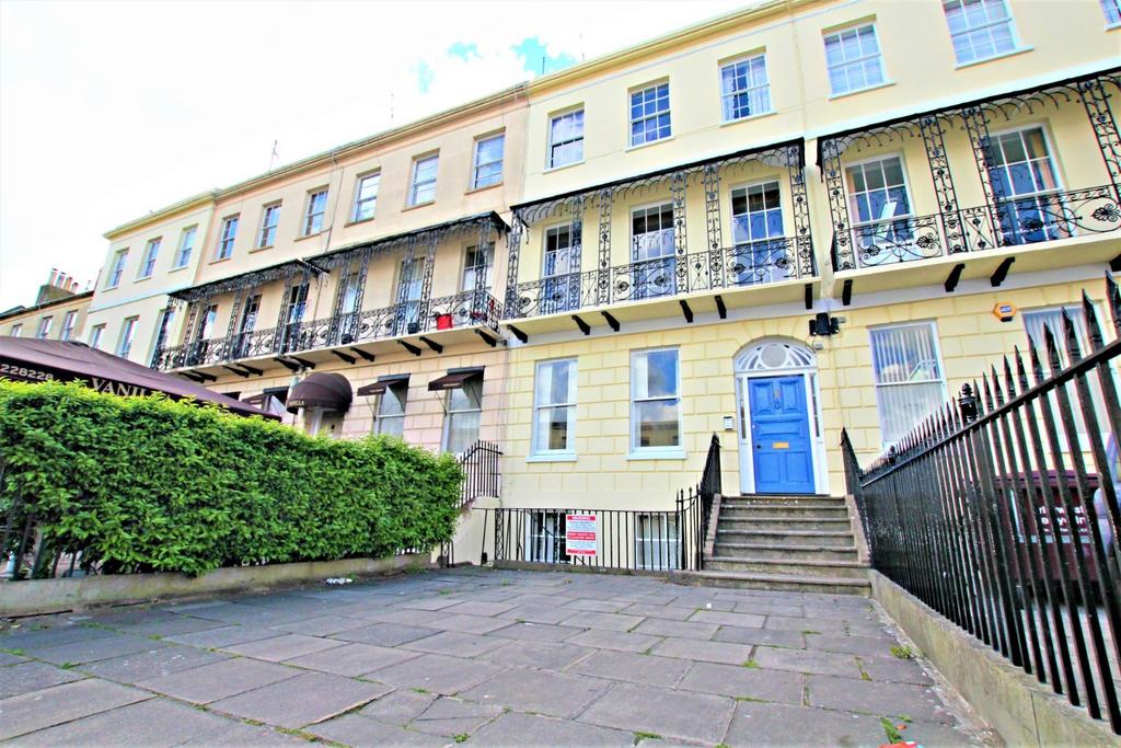 Flat 1, 8 Cambray Place, Cheltenham... 1 bed apartment £725 pcm (£167 pw)