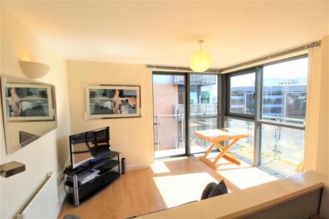 1 bedroom flat to rent, City Walk, Leeds, West Yorkshire, UK, LS11